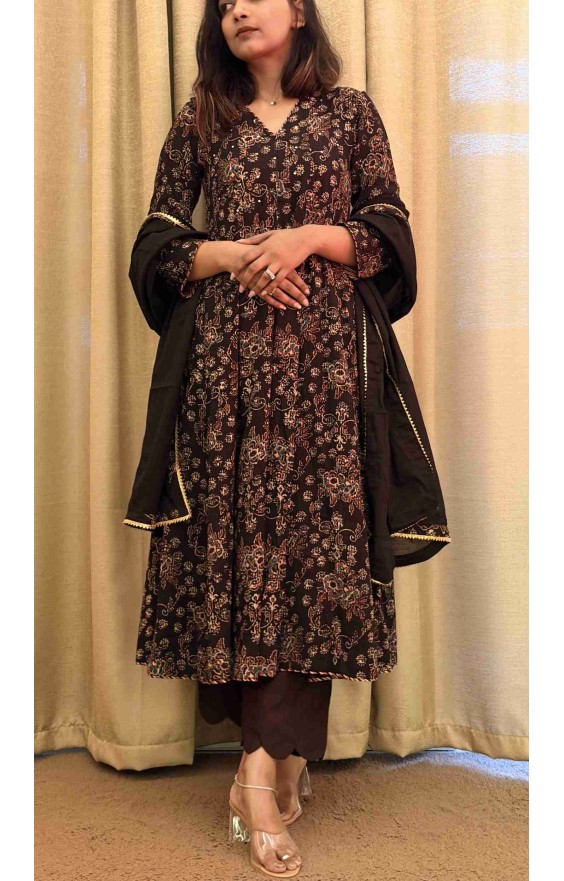 Crinkle Print Suit (With Dupatta) 