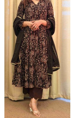 Crinkle Print Suit (With Dupatta) 
